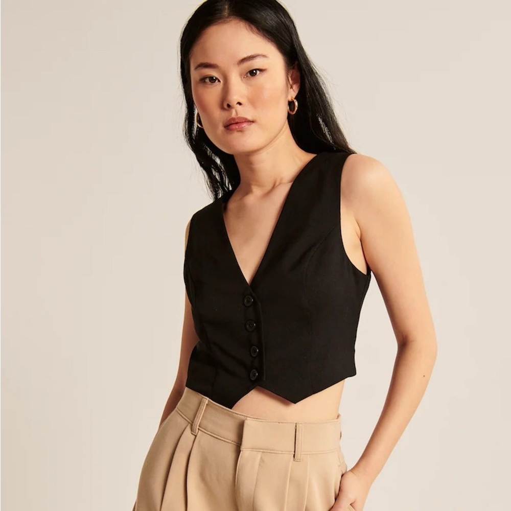Abercrombie and Fitch Cropped Satin Black Vest Size Large